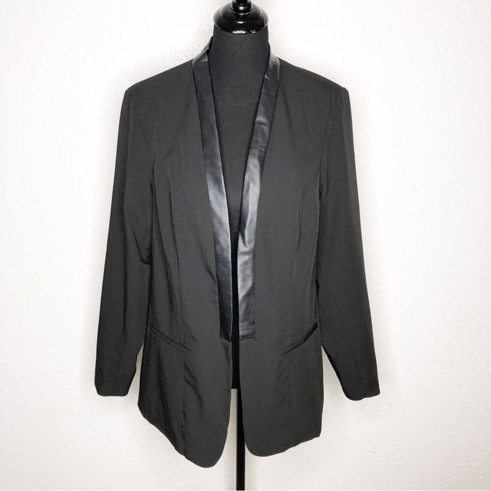 Torrid black faux leather trim open front blazer jacket size 1 or 1X NWT